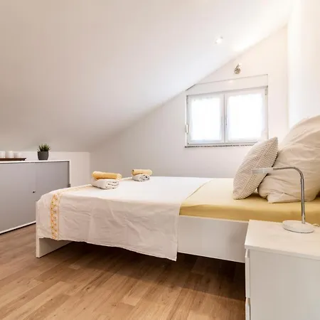 Apartments Lacaleta Split Exterior photo